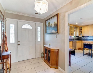 8857 Glenridge Court - Photo Thumbnail 4