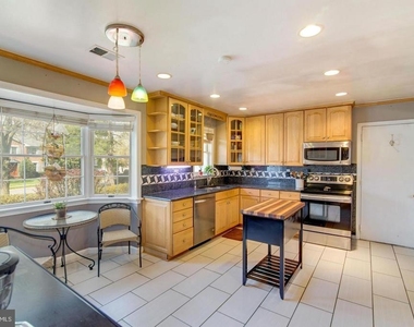 8857 Glenridge Court - Photo Thumbnail 5