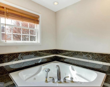 8857 Glenridge Court - Photo Thumbnail 17
