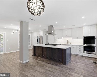 11108 Lochinver Lane - Photo Thumbnail 4