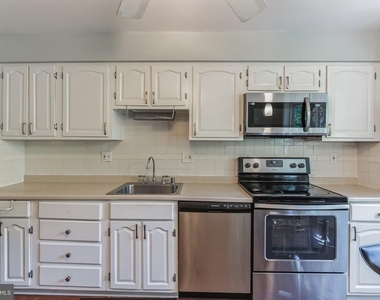 4600 Linmar Court - Photo Thumbnail 9