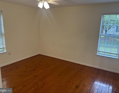 5700 Olde Mill Court - Photo Thumbnail 7