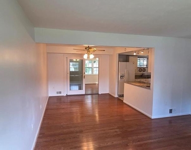 6823 Ben Franklin Road - Photo Thumbnail 3