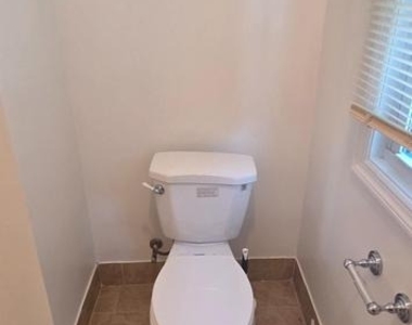 6823 Ben Franklin Road - Photo Thumbnail 13