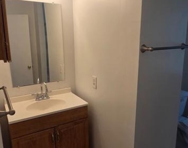 6823 Ben Franklin Road - Photo Thumbnail 14