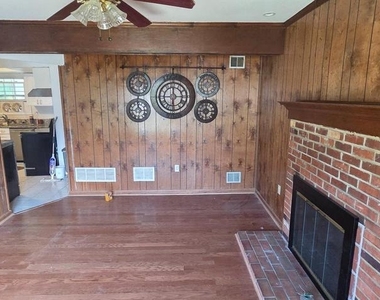6823 Ben Franklin Road - Photo Thumbnail 7