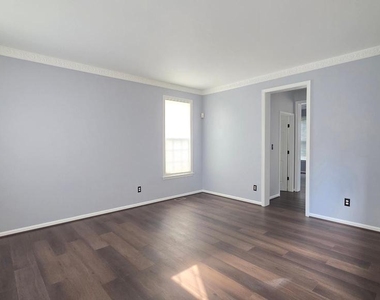 7659 Shuttington Drive - Photo Thumbnail 5