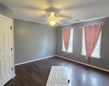 7659 Shuttington Drive - Photo Thumbnail 23