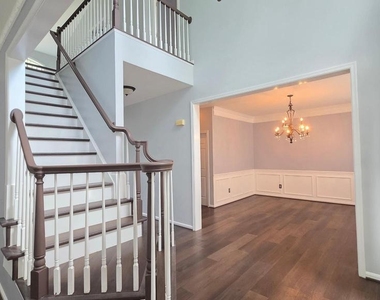 7659 Shuttington Drive - Photo Thumbnail 4