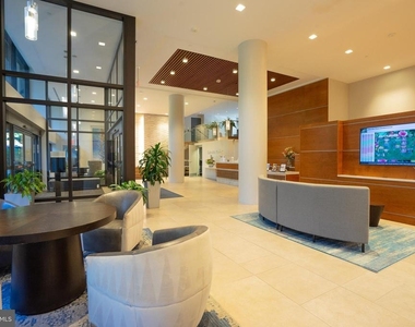 3800 Powell Lane - Photo Thumbnail 19