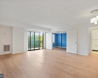 3800 Powell Lane - Photo Thumbnail 16