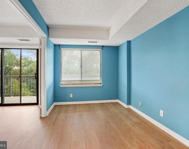 3800 Powell Lane - Photo Thumbnail 8