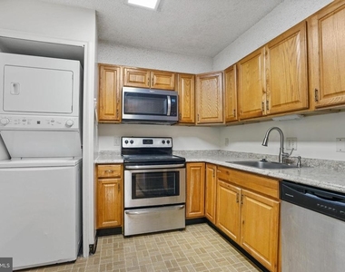 3800 Powell Lane - Photo Thumbnail 4