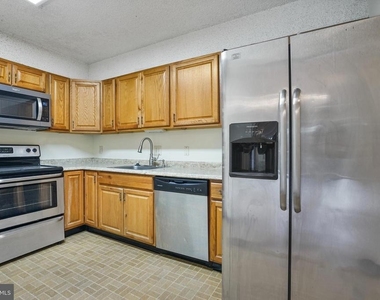 3800 Powell Lane - Photo Thumbnail 5