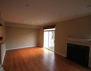 11402 Gate Hill Place - Photo Thumbnail 8
