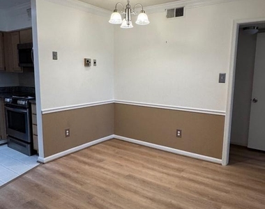 3115 Patrick Henry Drive - Photo Thumbnail 2