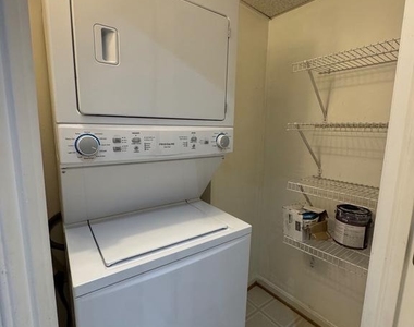 3115 Patrick Henry Drive - Photo Thumbnail 11