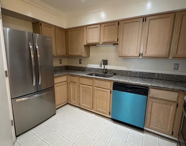 3115 Patrick Henry Drive - Photo Thumbnail 3