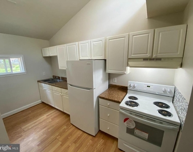 806 Weedon Street - Photo Thumbnail 14