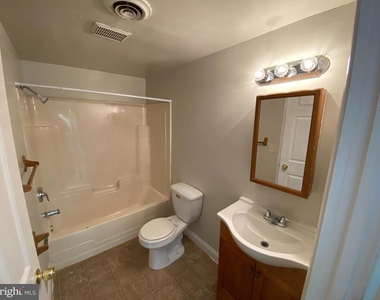 806 Weedon Street - Photo Thumbnail 8