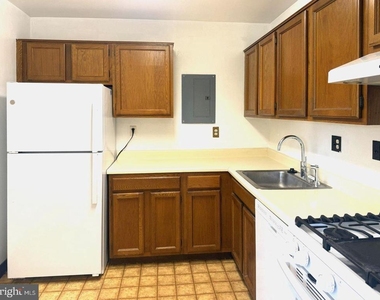 200 N Maple Avenue - Photo Thumbnail 3