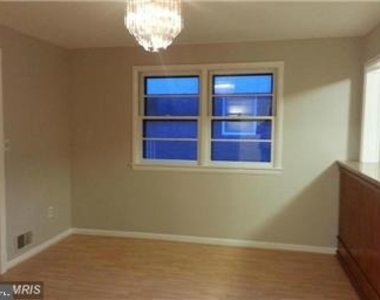 1432 S Greenbrier Street - Photo Thumbnail 3