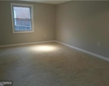 1432 S Greenbrier Street - Photo Thumbnail 10
