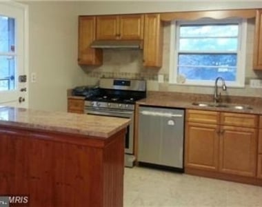 1432 S Greenbrier Street - Photo Thumbnail 5