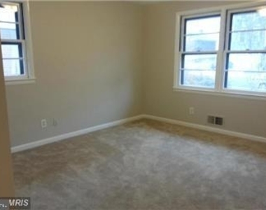 1432 S Greenbrier Street - Photo Thumbnail 8