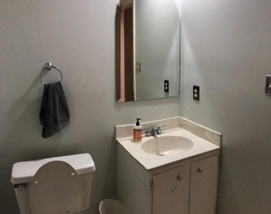 2117 N Monroe Street N - Photo Thumbnail 12