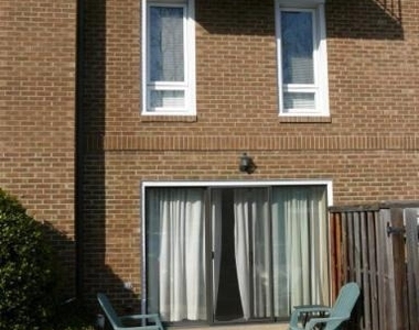 2117 N Monroe Street N - Photo Thumbnail 2