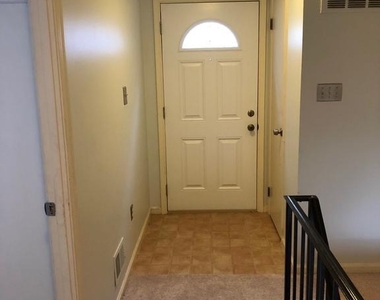 2117 N Monroe Street N - Photo Thumbnail 11