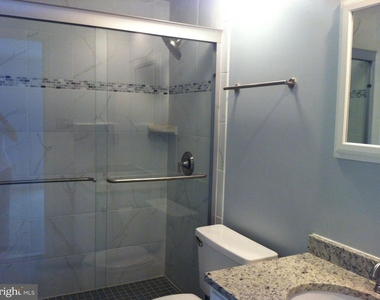 2117 N Monroe Street N - Photo Thumbnail 17