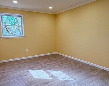 460 Parlin Street - Photo Thumbnail 8