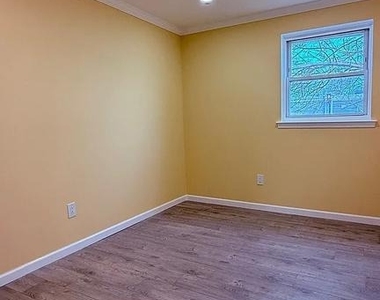 460 Parlin Street - Photo Thumbnail 9