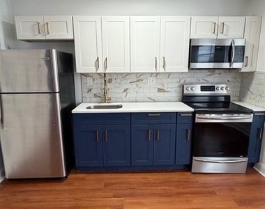1929 N 32nd - Photo Thumbnail 4
