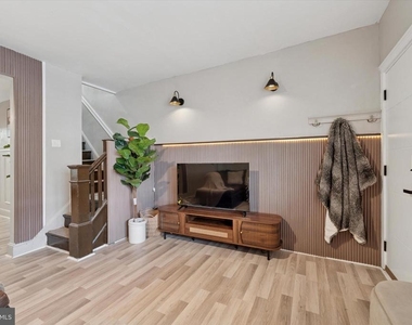 1644 S 26th Street - Photo Thumbnail 3