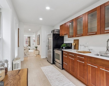 1302 N Lawrence Street - Photo Thumbnail 12