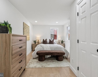 1302 N Lawrence Street - Photo Thumbnail 15