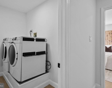 1302 N Lawrence Street - Photo Thumbnail 24