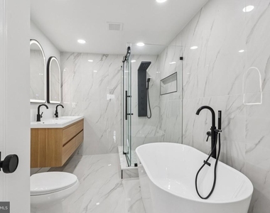 1302 N Lawrence Street - Photo Thumbnail 33