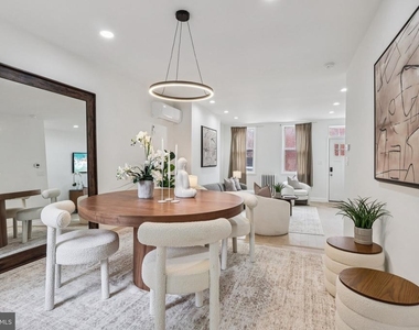 1302 N Lawrence Street - Photo Thumbnail 8