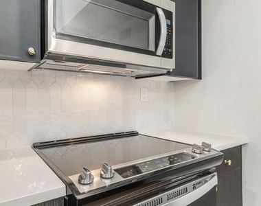 1102 Germantown Avenue - Photo Thumbnail 10