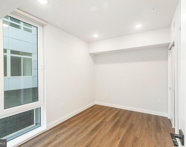 1102 Germantown Avenue - Photo Thumbnail 16