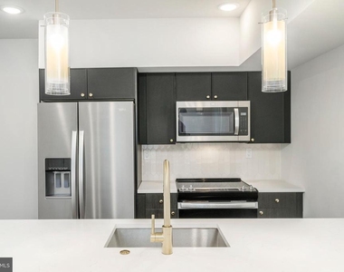 1102 Germantown Avenue - Photo Thumbnail 1
