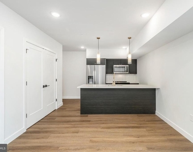 1102 Germantown Avenue - Photo Thumbnail 2