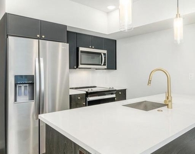 1102 Germantown Avenue - Photo Thumbnail 11