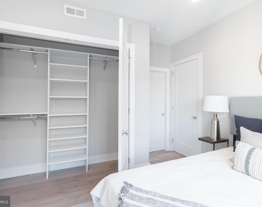 1513 Ridge Avenue - Photo Thumbnail 16