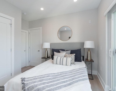 1513 Ridge Avenue - Photo Thumbnail 15