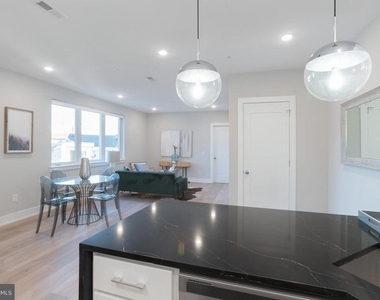 1513 Ridge Avenue - Photo Thumbnail 5